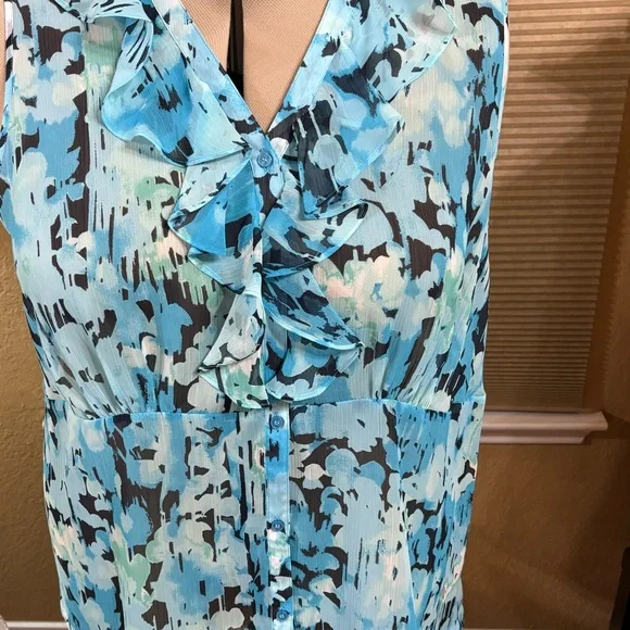 Lane Bryant blue floral blouse - Picture 2 of 6